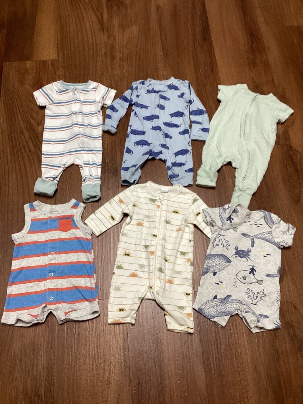Lot of 6 Newborn Baby Boy Sleepers & Outfits. Carters, Cloud Island & Others.